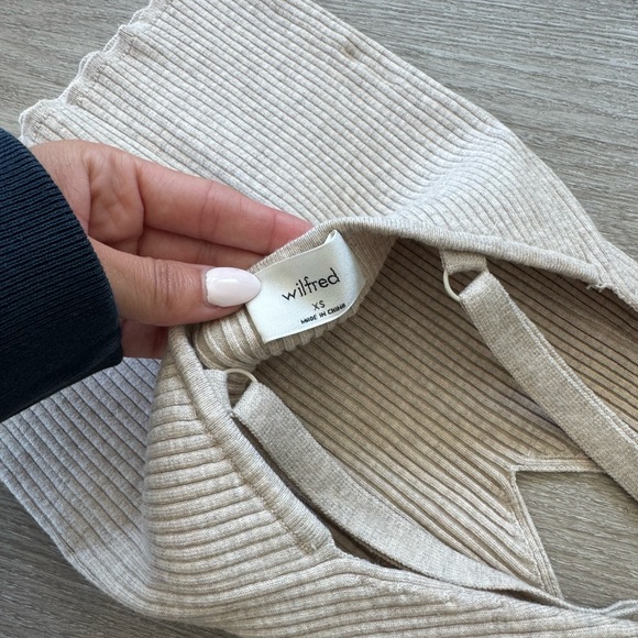 Aritzia Ribbed Cream Tank Top - Picture 3 of 3